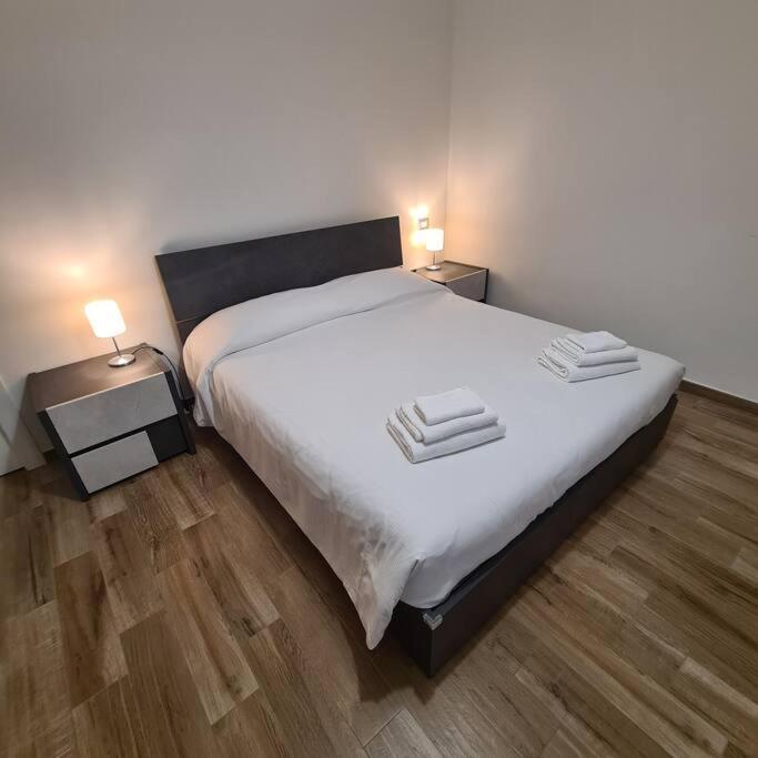 Apartment Garibaldi Pavia Buitenkant foto