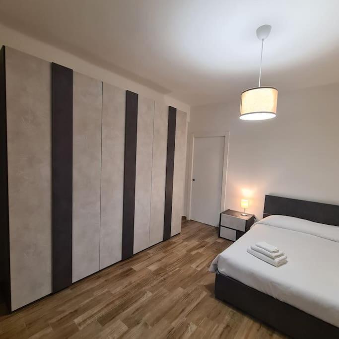Apartment Garibaldi Pavia Buitenkant foto