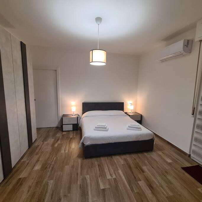 Apartment Garibaldi Pavia Buitenkant foto